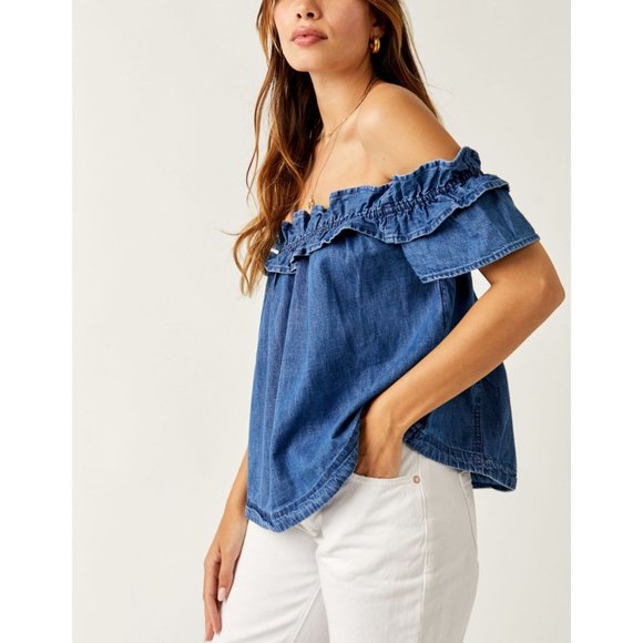 🎉LAST CHANCE🎉 FREE PEOPLE Maxine Top / Bleach Out - Picture 2 of 5